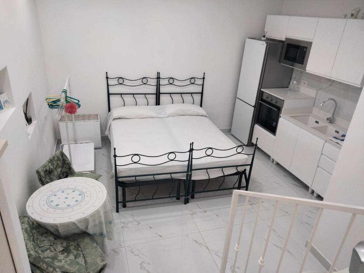 Casa Luisa Apartment Наполи Екстериор снимка