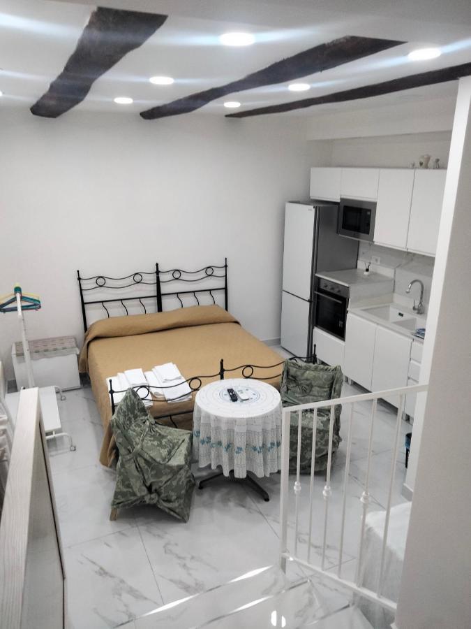 Casa Luisa Apartment Наполи Екстериор снимка